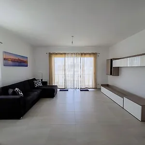 Close To Airport Apartament